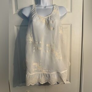 Johnny Was cream embroidered with scallop lace details. Size XS. Oversized